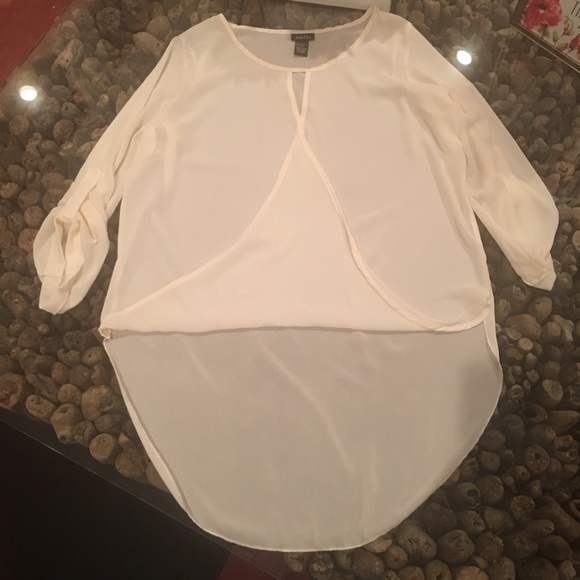 Rue21 Tops - 💚RUE 21 extreme high-low tunic.